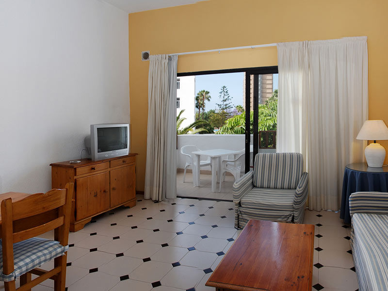 Apartamentos Hg Cristian Sur ลอส กริสเตียนอส ภายนอก รูปภาพ