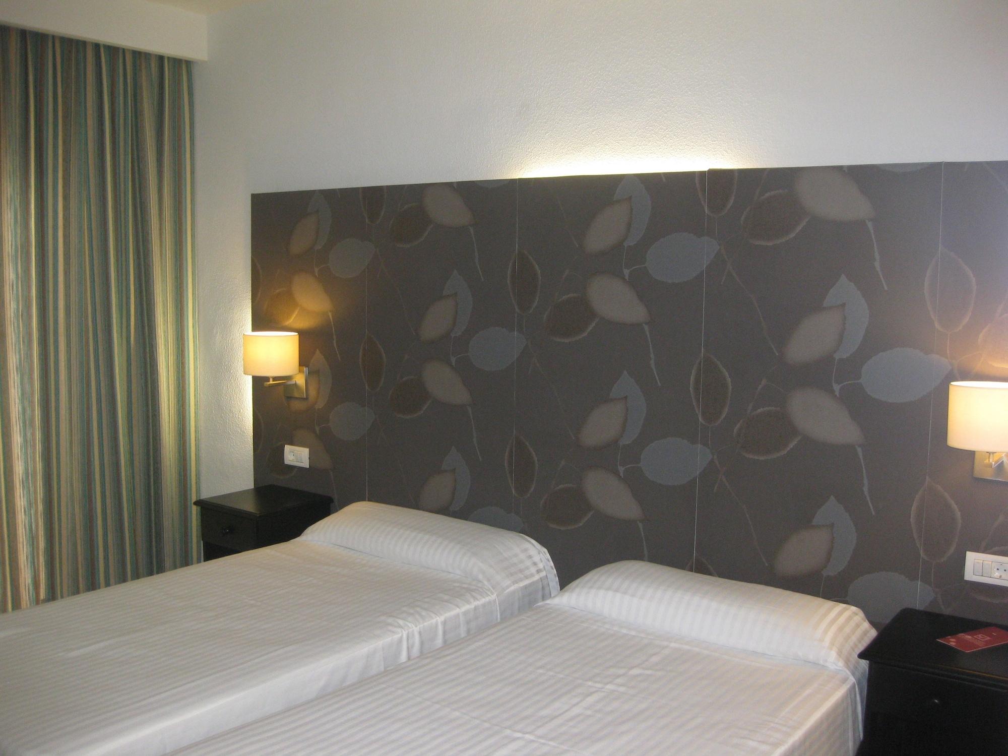 Apartamentos Hg Cristian Sur ลอส กริสเตียนอส ภายนอก รูปภาพ