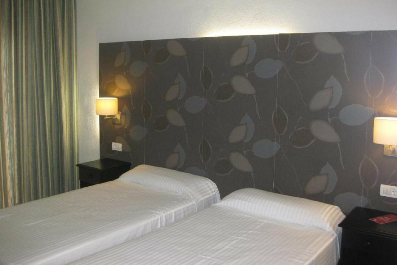 Apartamentos Hg Cristian Sur ลอส กริสเตียนอส ภายนอก รูปภาพ